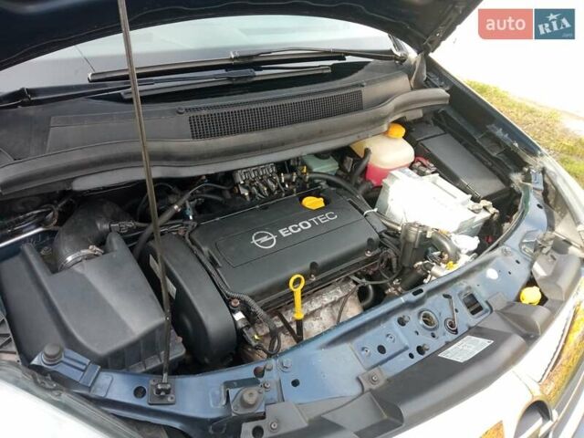 Синій Опель Зафіра, об'ємом двигуна 1.8 л та пробігом 263 тис. км за 7400 $, фото 12 на Automoto.ua