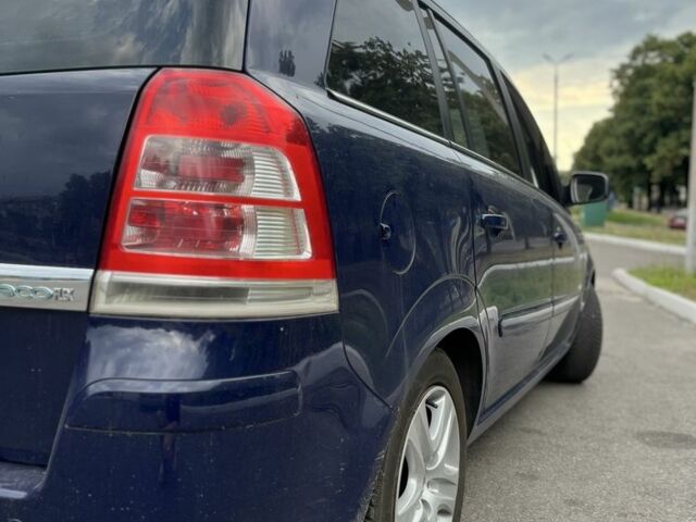 Синій Опель Зафіра, об'ємом двигуна 1.7 л та пробігом 280 тис. км за 4500 $, фото 4 на Automoto.ua