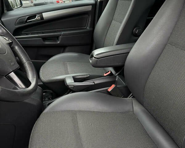 Синий Опель Зафира, объемом двигателя 1.7 л и пробегом 197 тыс. км за 8150 $, фото 21 на Automoto.ua