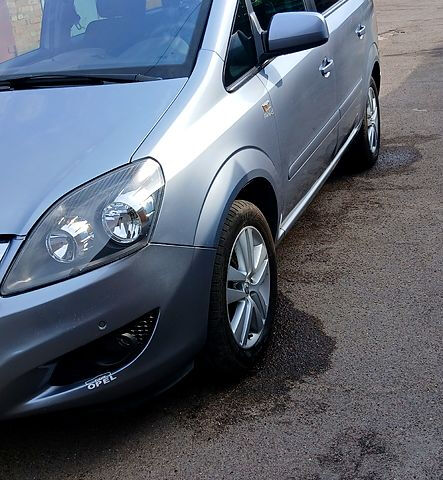 Синій Опель Зафіра, об'ємом двигуна 1.7 л та пробігом 230 тис. км за 7500 $, фото 4 на Automoto.ua