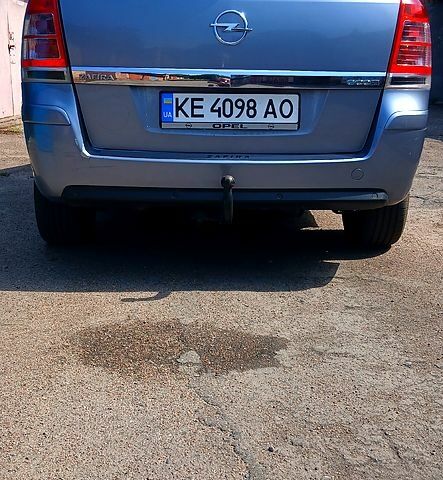 Синий Опель Зафира, объемом двигателя 1.7 л и пробегом 232 тыс. км за 6300 $, фото 1 на Automoto.ua