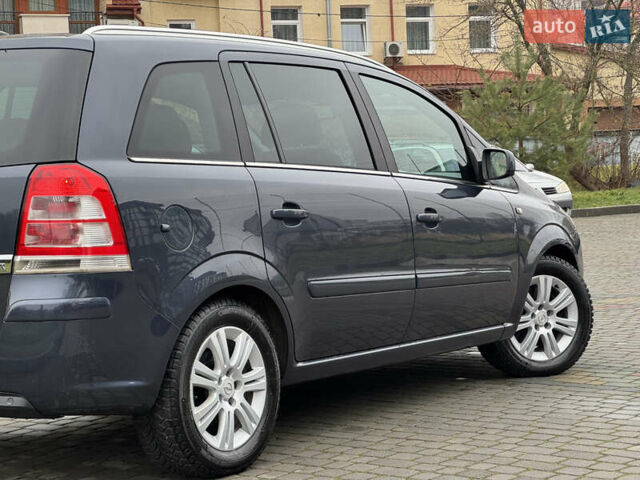 Синий Опель Зафира, объемом двигателя 1.7 л и пробегом 197 тыс. км за 8150 $, фото 17 на Automoto.ua