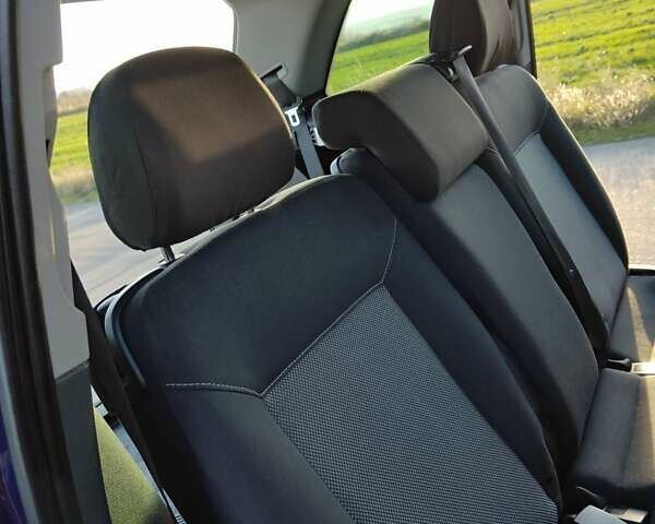 Синий Опель Зафира, объемом двигателя 1.69 л и пробегом 240 тыс. км за 6900 $, фото 22 на Automoto.ua