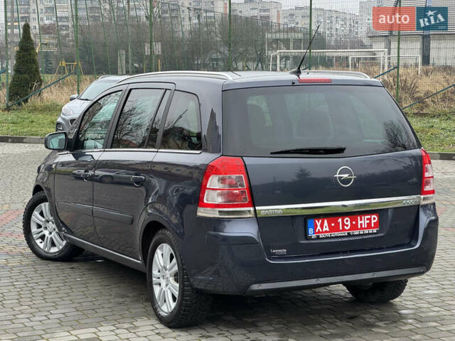 Синий Опель Зафира, объемом двигателя 1.7 л и пробегом 197 тыс. км за 8150 $, фото 12 на Automoto.ua
