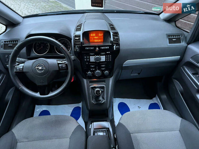 Синій Опель Зафіра, об'ємом двигуна 1.8 л та пробігом 151 тис. км за 6999 $, фото 16 на Automoto.ua