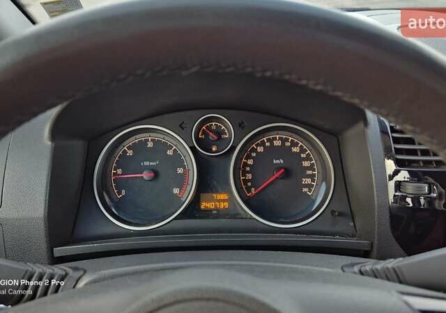 Синий Опель Зафира, объемом двигателя 1.69 л и пробегом 240 тыс. км за 6900 $, фото 19 на Automoto.ua