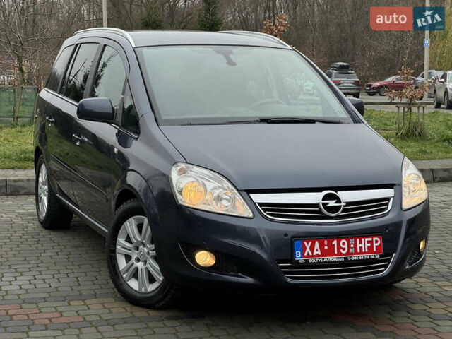 Синий Опель Зафира, объемом двигателя 1.7 л и пробегом 197 тыс. км за 8150 $, фото 8 на Automoto.ua