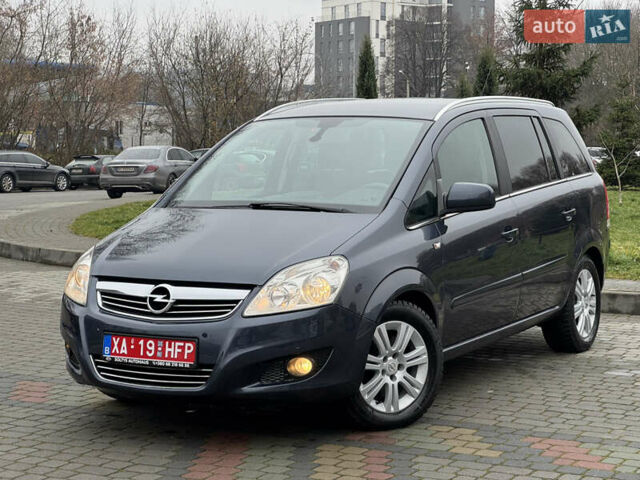 Синий Опель Зафира, объемом двигателя 1.7 л и пробегом 197 тыс. км за 8150 $, фото 2 на Automoto.ua