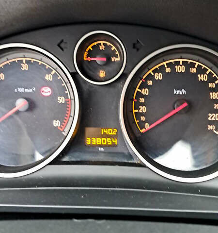 Синий Опель Зафира, объемом двигателя 1.69 л и пробегом 338 тыс. км за 7500 $, фото 9 на Automoto.ua