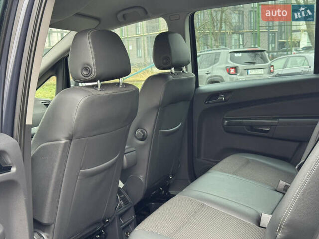 Синий Опель Зафира, объемом двигателя 1.7 л и пробегом 197 тыс. км за 8150 $, фото 29 на Automoto.ua