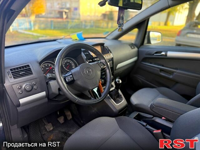 Синій Опель Зафіра, об'ємом двигуна 1.6 л та пробігом 210 тис. км за 6850 $, фото 5 на Automoto.ua