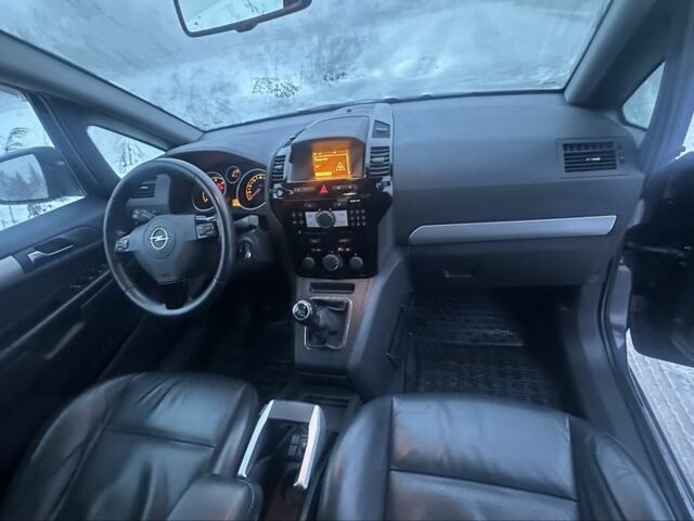 Синий Опель Зафира, объемом двигателя 1.7 л и пробегом 257 тыс. км за 6550 $, фото 6 на Automoto.ua