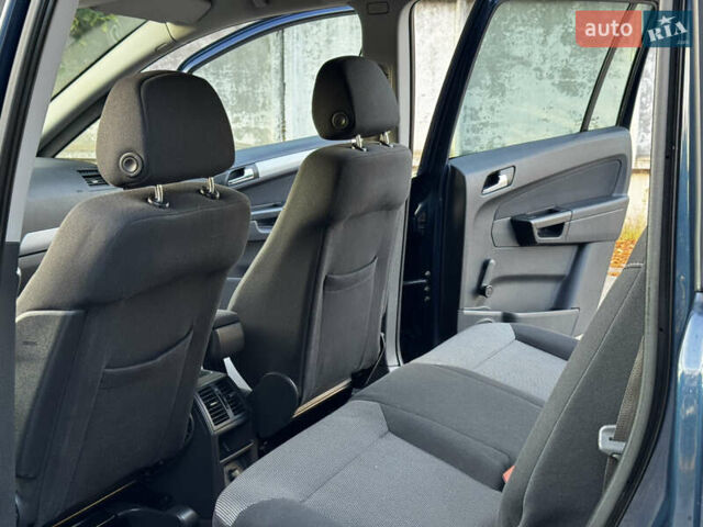 Синий Опель Зафира, объемом двигателя 1.6 л и пробегом 192 тыс. км за 7400 $, фото 11 на Automoto.ua