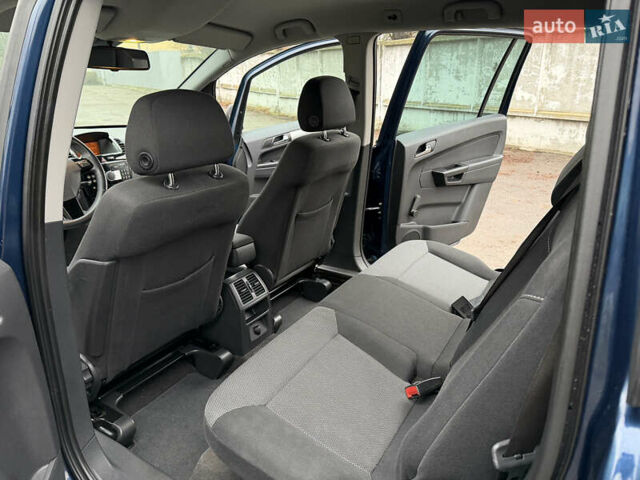 Синій Опель Зафіра, об'ємом двигуна 1.6 л та пробігом 207 тис. км за 7400 $, фото 16 на Automoto.ua