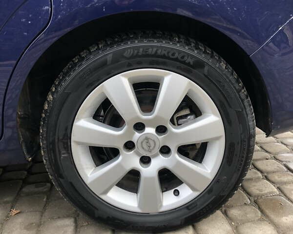 Синий Опель Зафира, объемом двигателя 1.69 л и пробегом 270 тыс. км за 7700 $, фото 8 на Automoto.ua