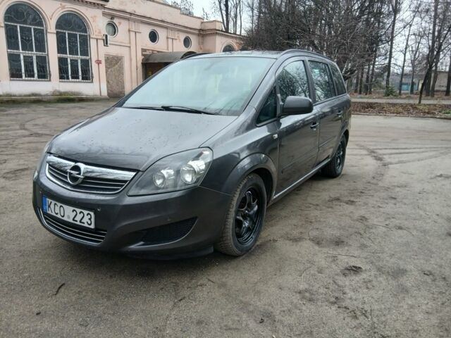 Синий Опель Зафира, объемом двигателя 2 л и пробегом 341 тыс. км за 3300 $, фото 2 на Automoto.ua