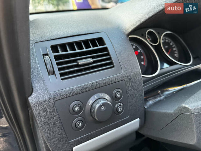 Синий Опель Зафира, объемом двигателя 1.6 л и пробегом 192 тыс. км за 7400 $, фото 6 на Automoto.ua