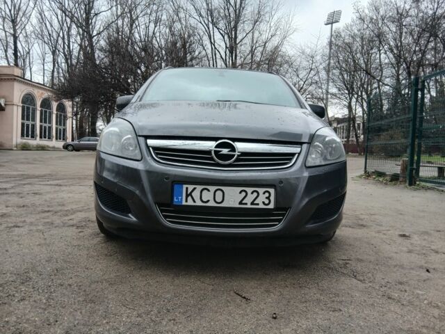 Синий Опель Зафира, объемом двигателя 2 л и пробегом 341 тыс. км за 3300 $, фото 6 на Automoto.ua