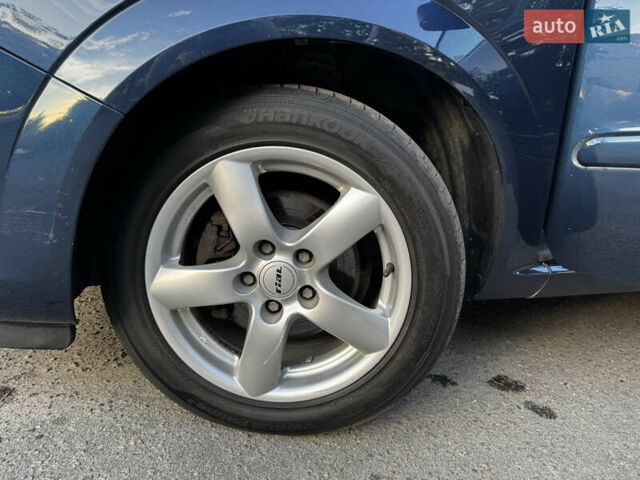 Синий Опель Зафира, объемом двигателя 1.6 л и пробегом 192 тыс. км за 7400 $, фото 5 на Automoto.ua