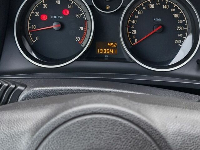 Синий Опель Зафира, объемом двигателя 1.6 л и пробегом 133 тыс. км за 8000 $, фото 9 на Automoto.ua