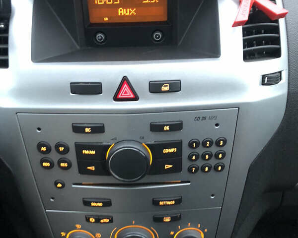 Синий Опель Зафира, объемом двигателя 1.69 л и пробегом 270 тыс. км за 7700 $, фото 25 на Automoto.ua