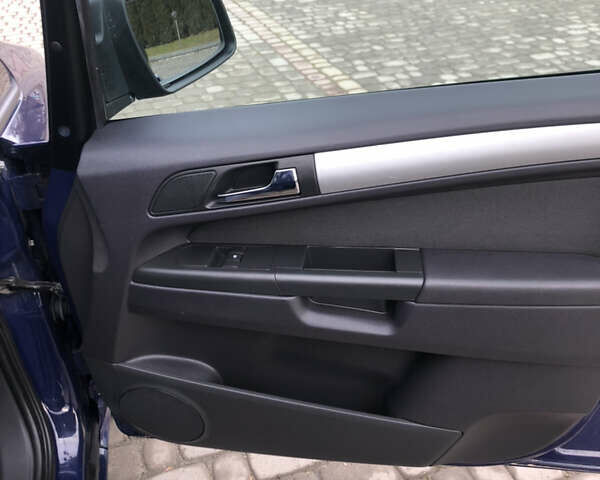 Синий Опель Зафира, объемом двигателя 1.69 л и пробегом 270 тыс. км за 7700 $, фото 18 на Automoto.ua