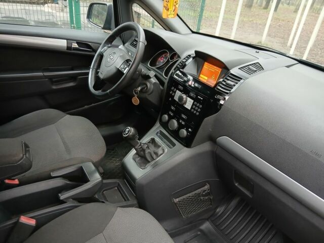 Синий Опель Зафира, объемом двигателя 2 л и пробегом 341 тыс. км за 3300 $, фото 12 на Automoto.ua