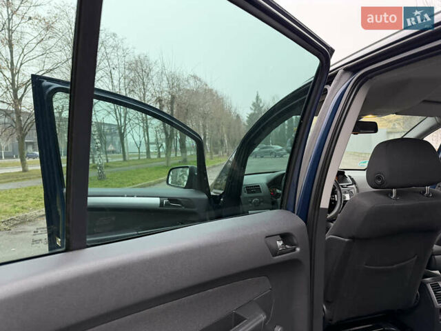 Синій Опель Зафіра, об'ємом двигуна 1.6 л та пробігом 207 тис. км за 7400 $, фото 17 на Automoto.ua