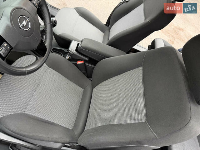 Синій Опель Зафіра, об'ємом двигуна 1.6 л та пробігом 207 тис. км за 7400 $, фото 30 на Automoto.ua