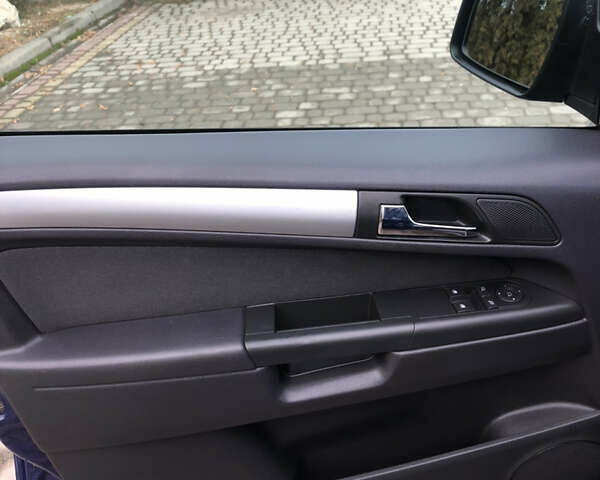 Синий Опель Зафира, объемом двигателя 1.69 л и пробегом 270 тыс. км за 7700 $, фото 19 на Automoto.ua