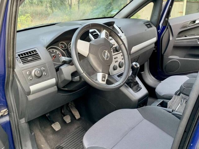 Синий Опель Зафира, объемом двигателя 1.6 л и пробегом 188 тыс. км за 7300 $, фото 6 на Automoto.ua