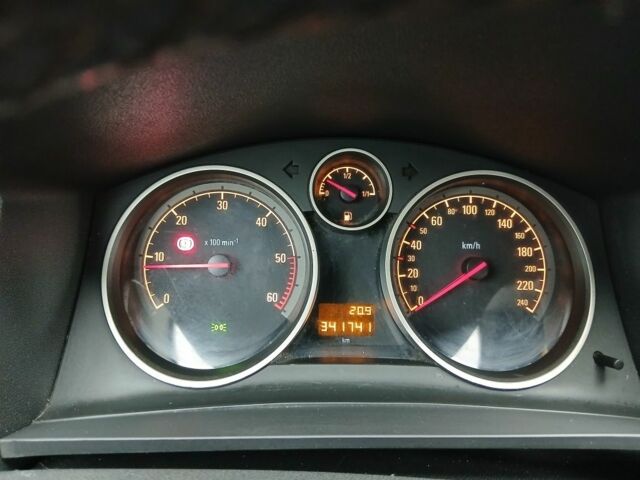 Синий Опель Зафира, объемом двигателя 2 л и пробегом 341 тыс. км за 3300 $, фото 7 на Automoto.ua