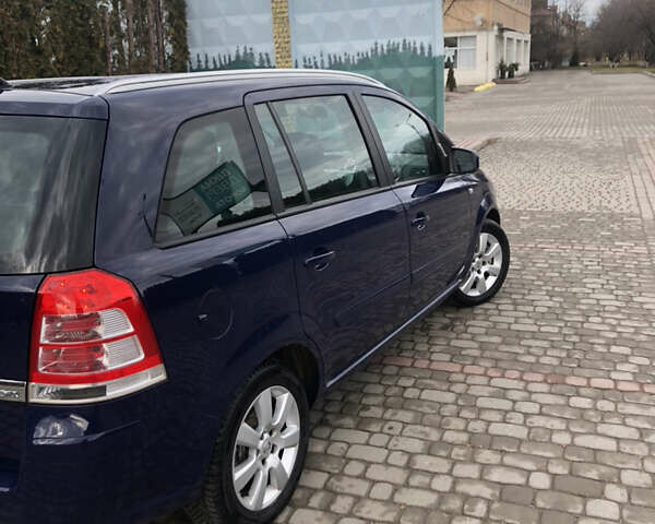 Синий Опель Зафира, объемом двигателя 1.69 л и пробегом 270 тыс. км за 7700 $, фото 3 на Automoto.ua