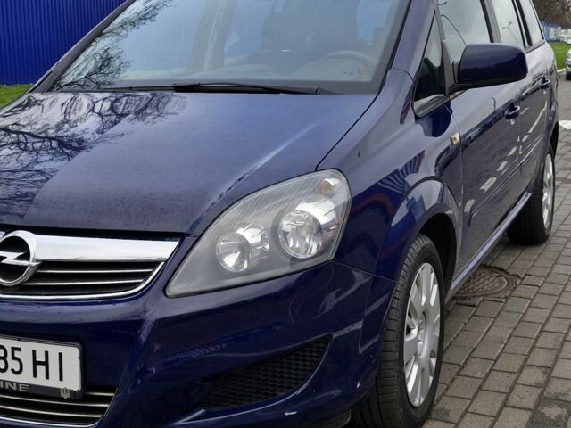 Синий Опель Зафира, объемом двигателя 1.6 л и пробегом 133 тыс. км за 8000 $, фото 1 на Automoto.ua