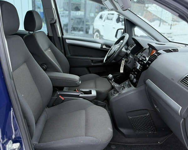 Синий Опель Зафира, объемом двигателя 1.6 л и пробегом 198 тыс. км за 7000 $, фото 58 на Automoto.ua