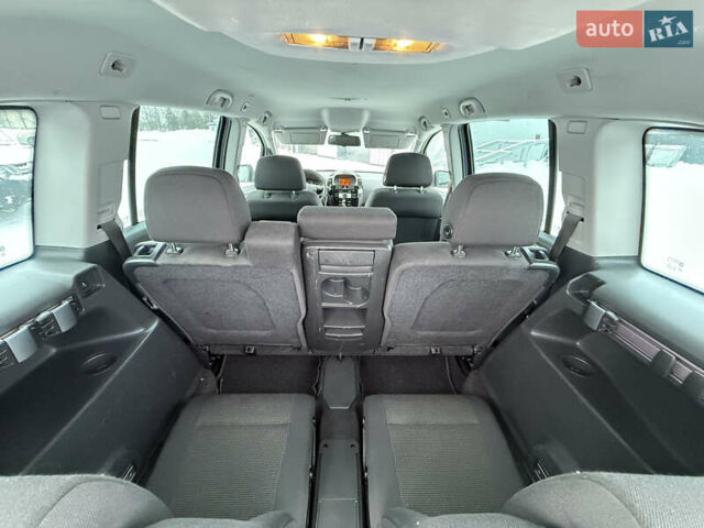 Синий Опель Зафира, объемом двигателя 1.6 л и пробегом 198 тыс. км за 7000 $, фото 64 на Automoto.ua