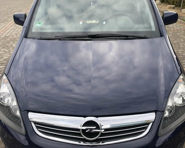 Синий Опель Зафира, объемом двигателя 1.69 л и пробегом 270 тыс. км за 7700 $, фото 9 на Automoto.ua