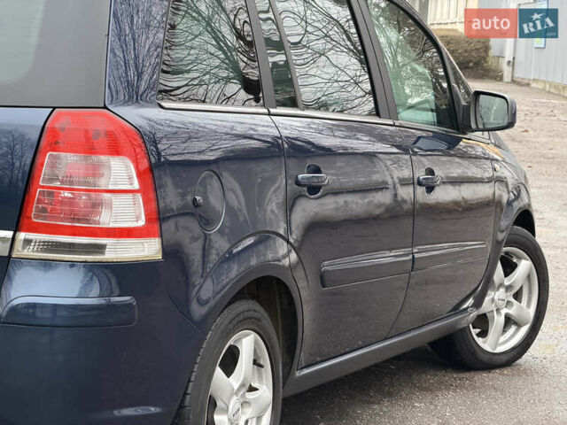 Синій Опель Зафіра, об'ємом двигуна 1.6 л та пробігом 207 тис. км за 7400 $, фото 1 на Automoto.ua