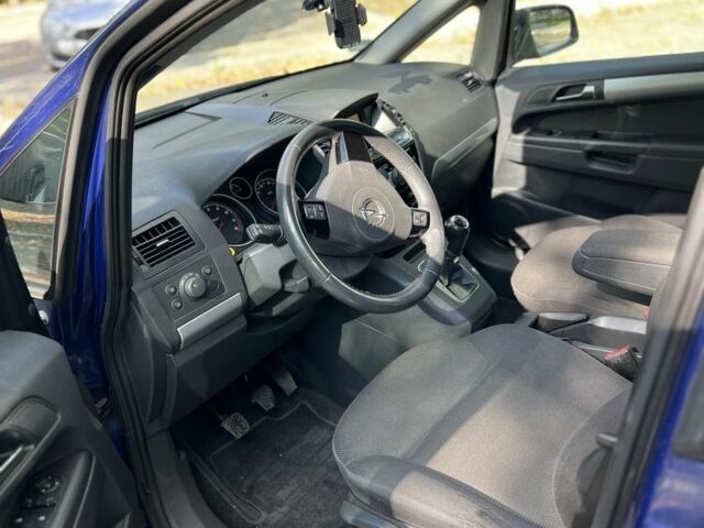 Синий Опель Зафира, объемом двигателя 1.8 л и пробегом 240 тыс. км за 4800 $, фото 5 на Automoto.ua