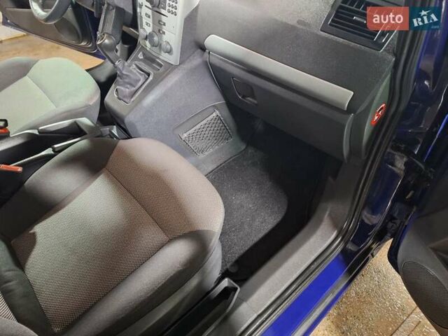 Синий Опель Зафира, объемом двигателя 1.6 л и пробегом 181 тыс. км за 7500 $, фото 25 на Automoto.ua