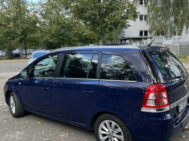 Синий Опель Зафира, объемом двигателя 1.8 л и пробегом 240 тыс. км за 4800 $, фото 3 на Automoto.ua