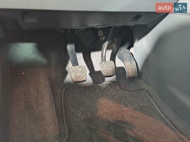 Синий Опель Зафира, объемом двигателя 1.6 л и пробегом 181 тыс. км за 7500 $, фото 11 на Automoto.ua