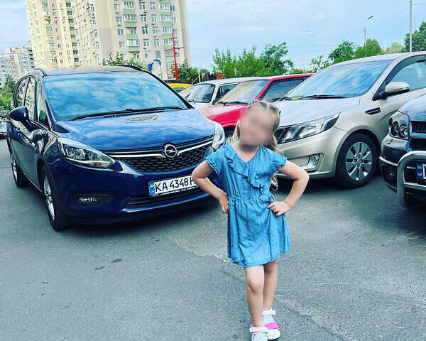 Синій Опель Зафіра, об'ємом двигуна 1.96 л та пробігом 240 тис. км за 13500 $, фото 1 на Automoto.ua