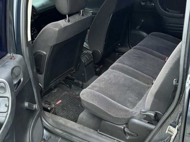 Синий Опель Зафира, объемом двигателя 0 л и пробегом 240 тыс. км за 1900 $, фото 7 на Automoto.ua