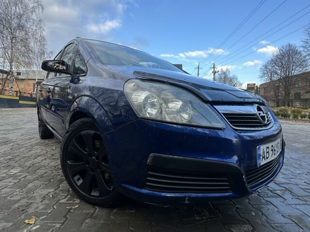 Синий Опель Зафира, объемом двигателя 1.9 л и пробегом 460 тыс. км за 5200 $, фото 1 на Automoto.ua