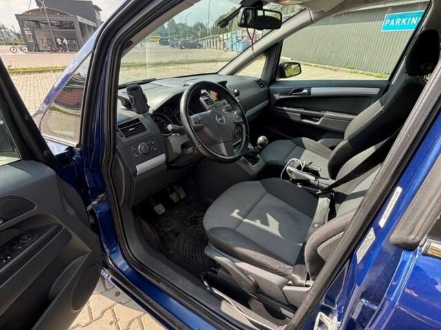 Синий Опель Зафира, объемом двигателя 0 л и пробегом 240 тыс. км за 5250 $, фото 4 на Automoto.ua