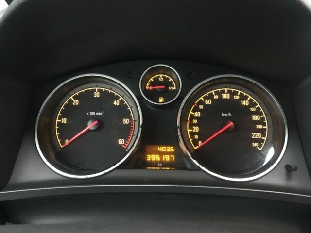 Синий Опель Зафира, объемом двигателя 1.9 л и пробегом 395 тыс. км за 4700 $, фото 5 на Automoto.ua