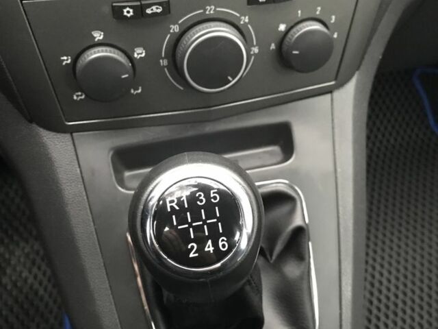 Синий Опель Зафира, объемом двигателя 1.9 л и пробегом 395 тыс. км за 4700 $, фото 7 на Automoto.ua