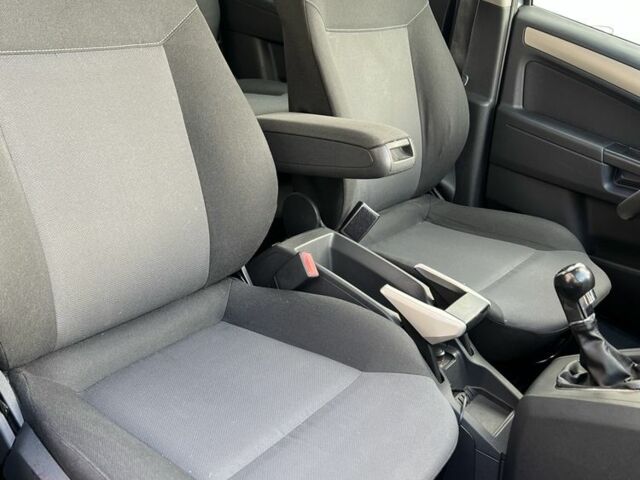 Синий Опель Зафира, объемом двигателя 1.8 л и пробегом 170 тыс. км за 6300 $, фото 11 на Automoto.ua