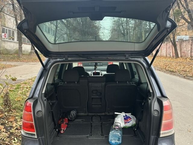 Синий Опель Зафира, объемом двигателя 1.6 л и пробегом 248 тыс. км за 5899 $, фото 5 на Automoto.ua